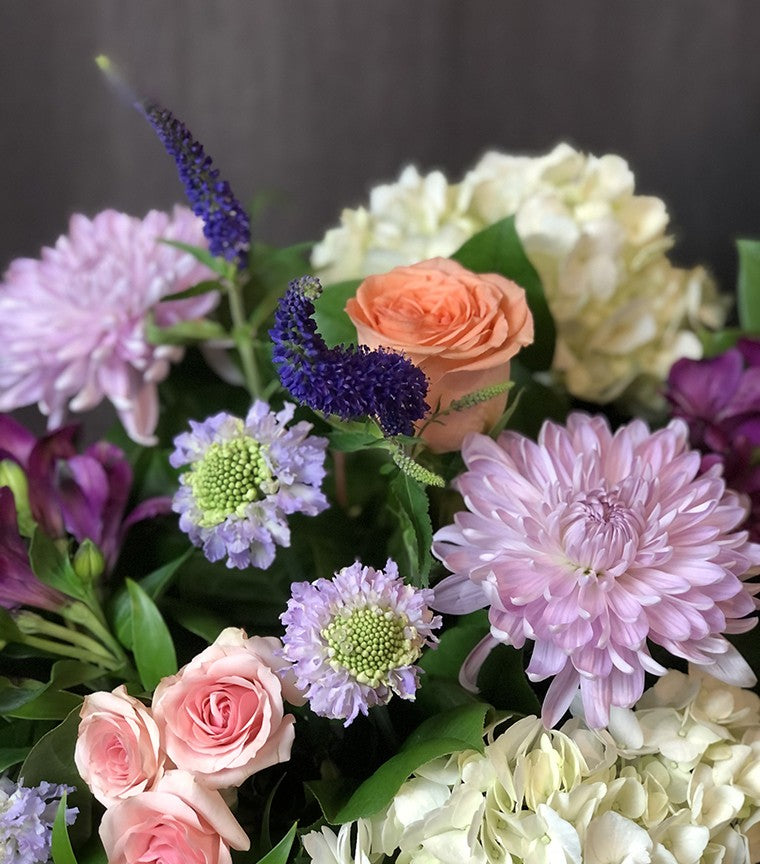 Mother S Day Bouquet Mg5 - bouquet with garden-style flowers, Mother's Day flower delivery cote saint Luc