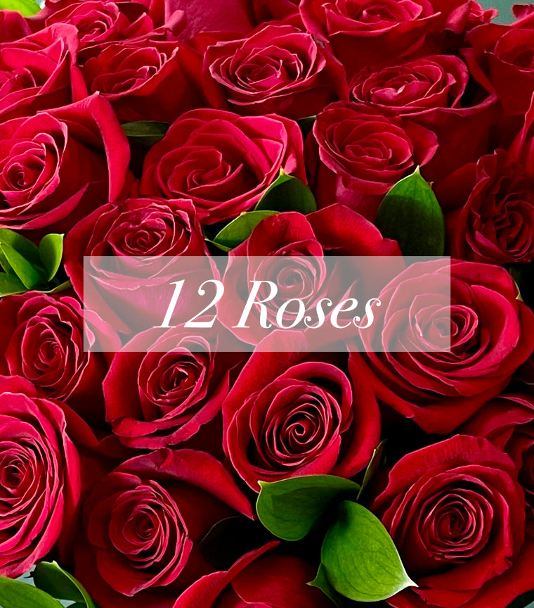 Boite Saint-Valentin avec bouquet de 12 longues roses rouges