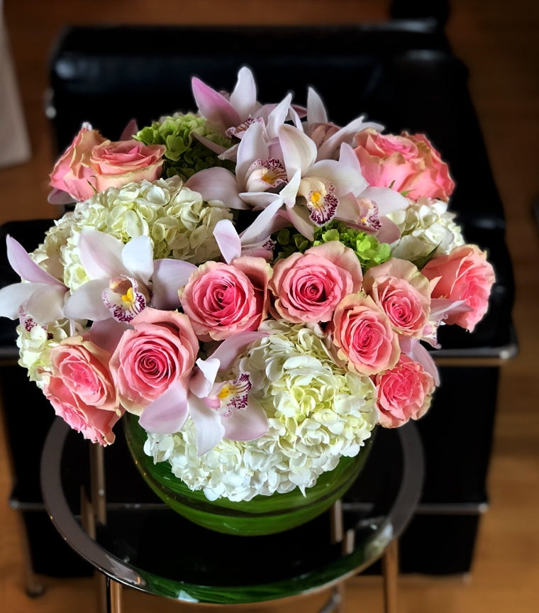 Grand Runway Bouquet Surprise