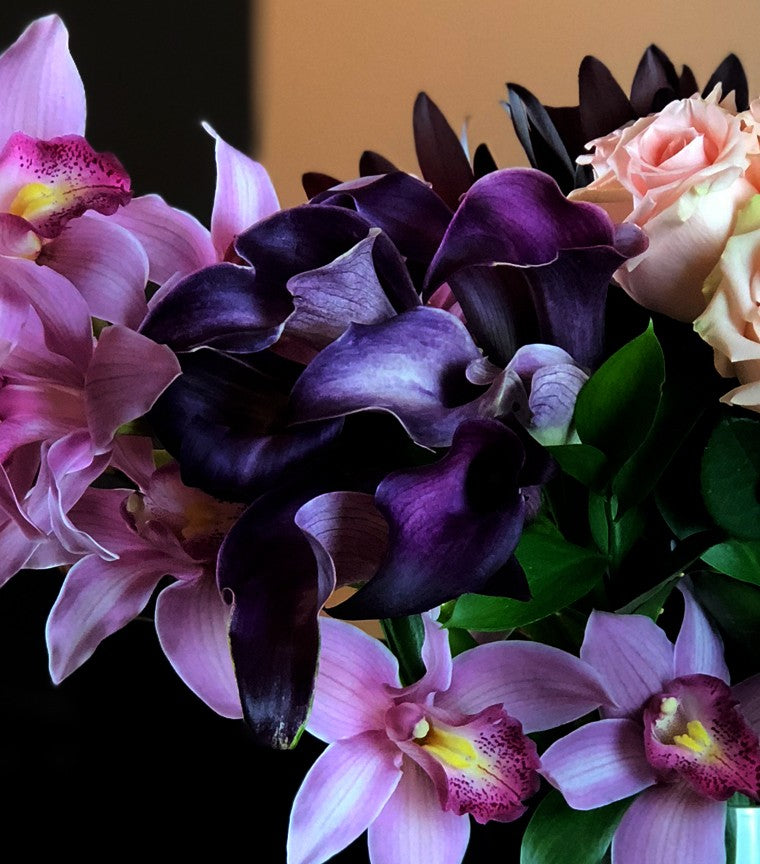 Bouquet de fleurs roses et violettes