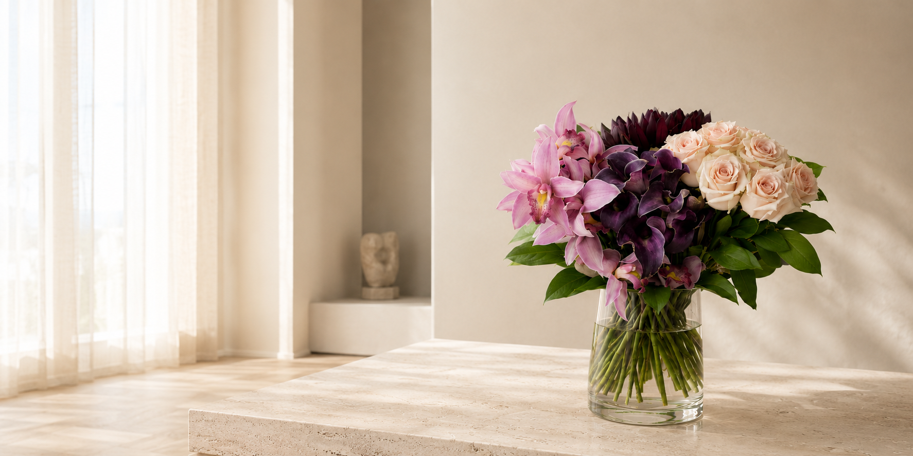 Luxury flower collection banner by Pourquoi Pas Fleurs, featuring a generous pastel floral arrangement with cream and blush roses, hydrangeas, seasonal blooms, and greenery in a clear glass vase, styled with soft natural light for a premium Montreal florist.

