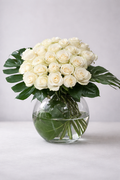 Luxury white roses bouquet 50 cm high in clear glass vase, studio hero image, Montreal flower delivery